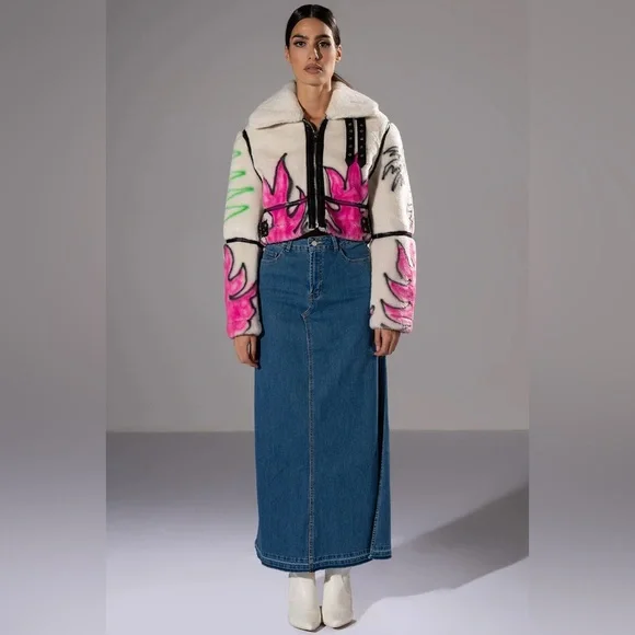 NWOT. AKIRA Label Crushing It Graffiti Cropped Sherpa Jacket. - Picture 7 of 9